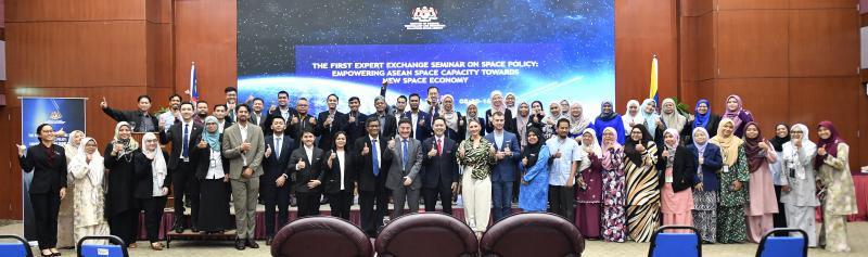  GISTDA นำเสนอ “National Space Law and Policy framework”  ในงาน สัมมนา Expert Exchange Seminar on Space Policy: Governing ASEAN Space Activities towards New Space Economy _1