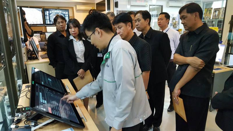 The Provincial Governor of Chonburi and colleagues visit GISTDA task_5