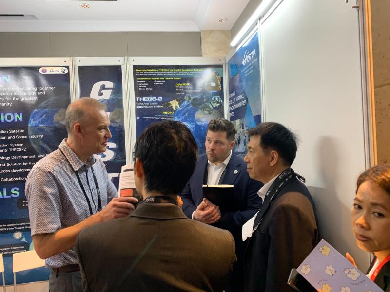 GISTDA ร่วมงาน Global Space and Technology Convention หรือ GSTC 2023 ซึ่งเป็นงานประชุมสุดยอดด้านเทคโนโลยีอวกาศจากหลากหลายประเทศทั่วโลก ณ SHERATON TOWERS ประเทศสิงคโปร์_16